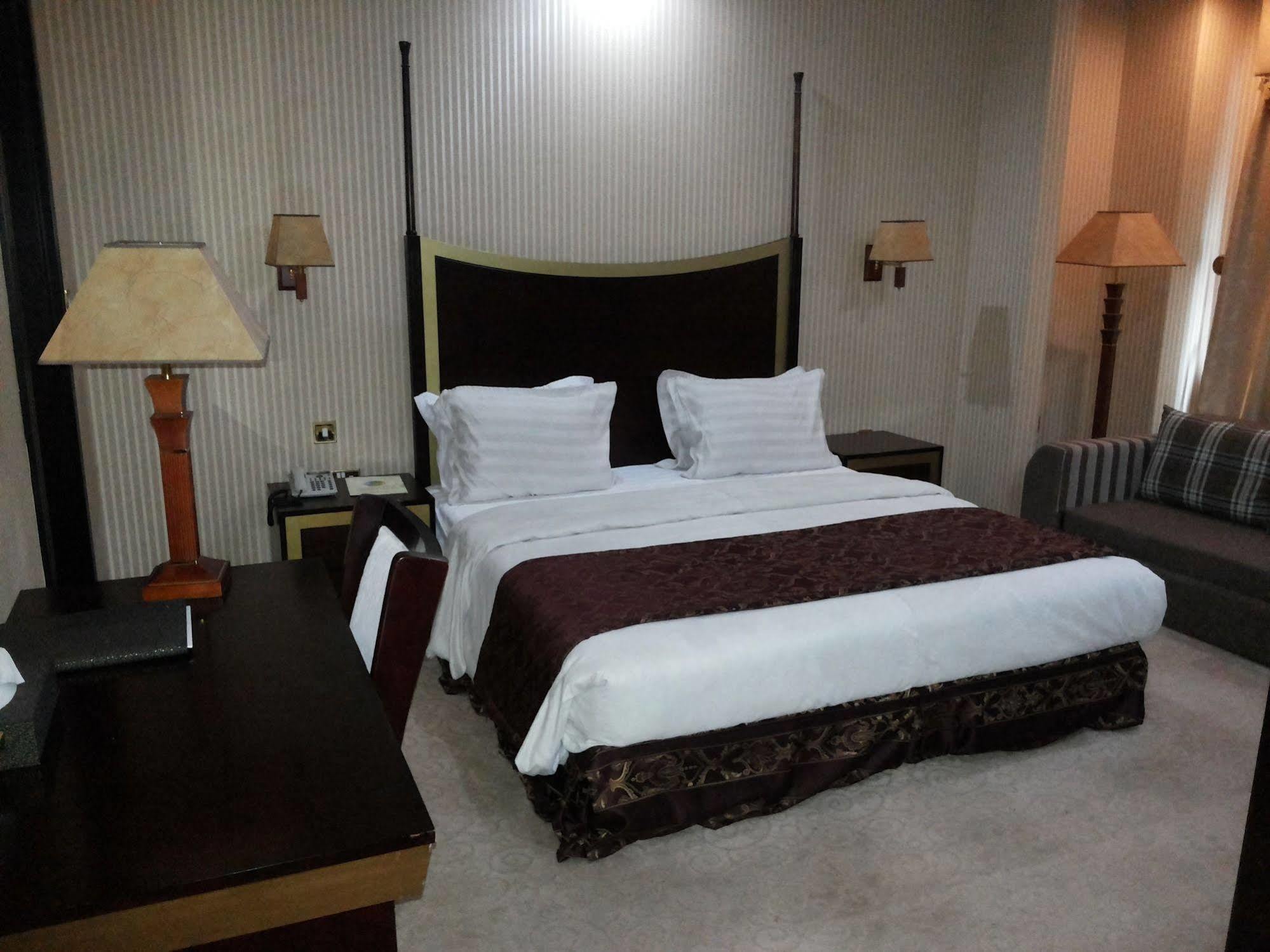 Tourist Hotel Doha Exterior foto